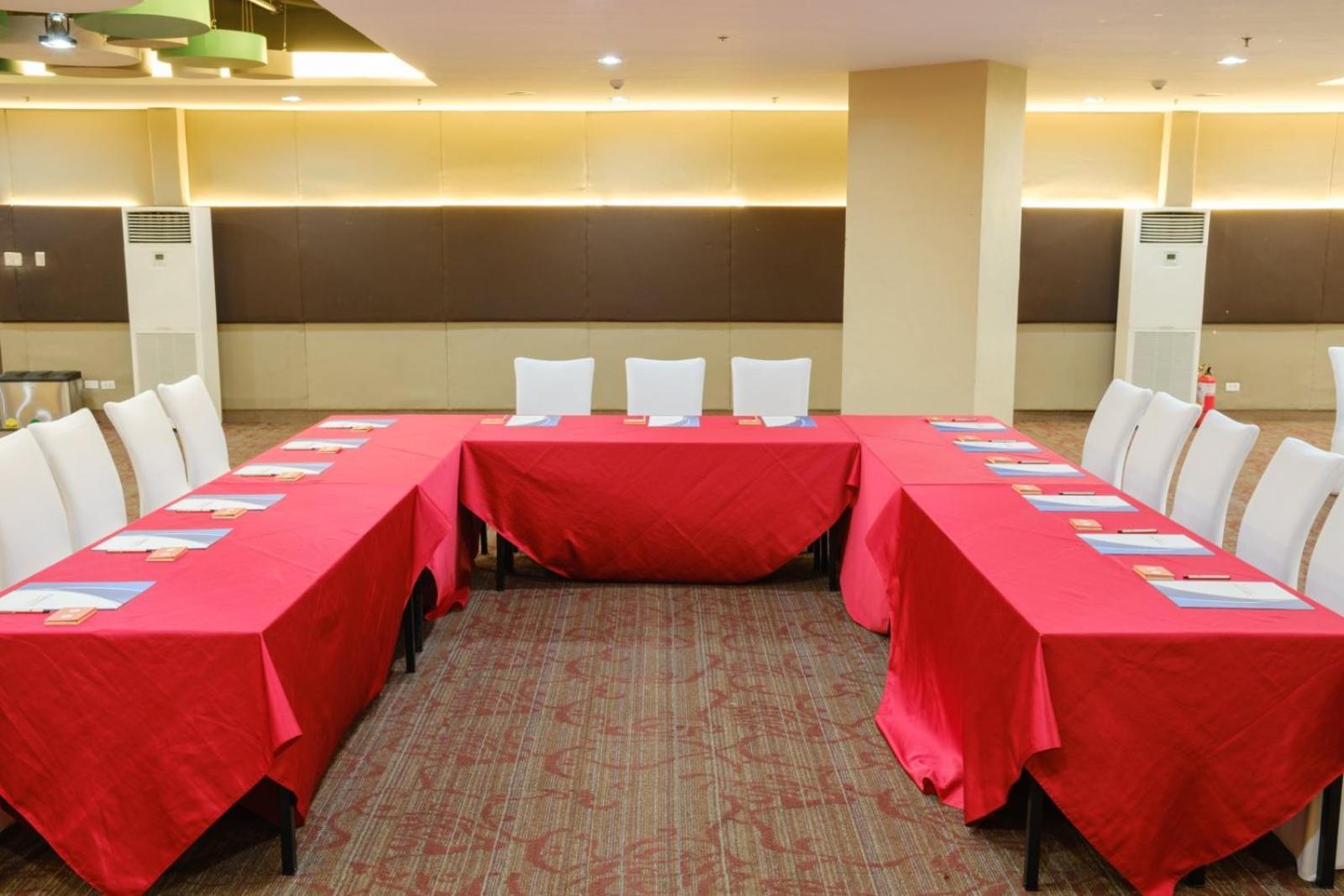 Go Hotels Lanang - Davao City Εξωτερικό φωτογραφία